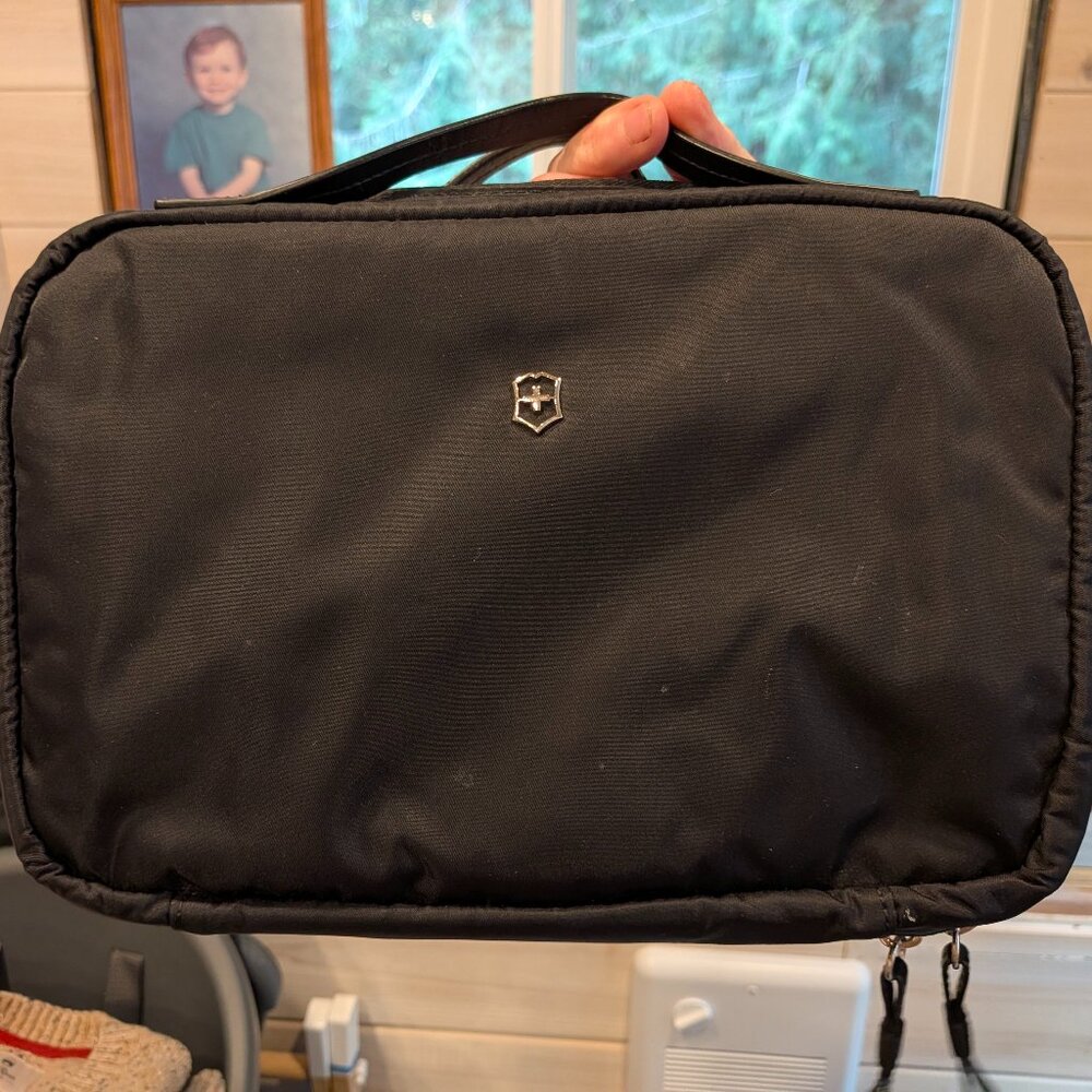 Victorinox Hanging Toiletry Bag